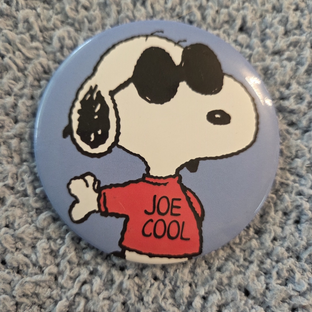 Joe Cool Dog Button Badge - Blue and Red